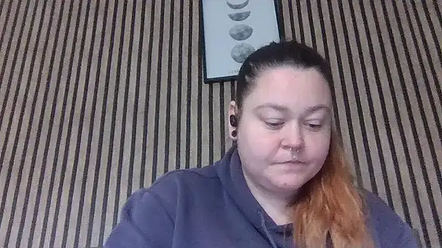 CurvyAlaya Live XXX-chat