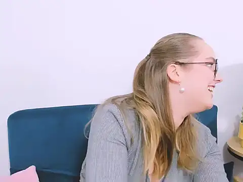 AliceCrazy69 Chat XXX in diretta