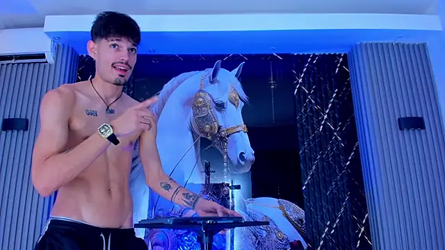 Iam_Steven Adlı Modelin Canlı XXX Sohbeti