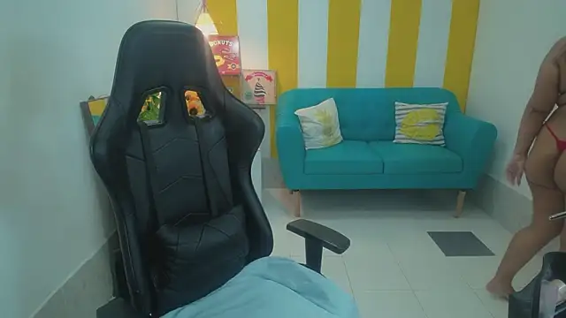 Chatroom XXX en direct de esmeralda_cuisman