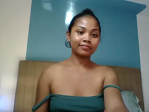 Chatroom XXX en direct de naya86