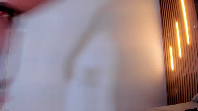 AinaPink's Live XXX Chat