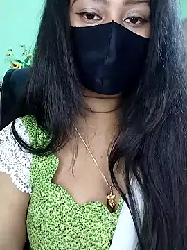 Idhika-Paul 现场XXX聊天