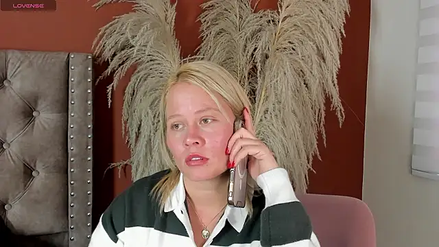 stefanny_ruiz_'s Live XXX Chat