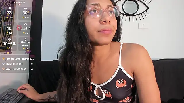 EmilyGomezLS Adlı Modelin Canlı XXX Sohbeti