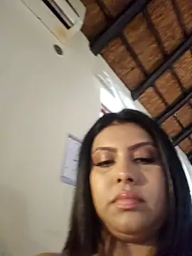 Chatroom XXX en direct de Indian_GlowingMiax