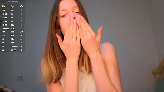 VibeQueenLucy Chat XXX live