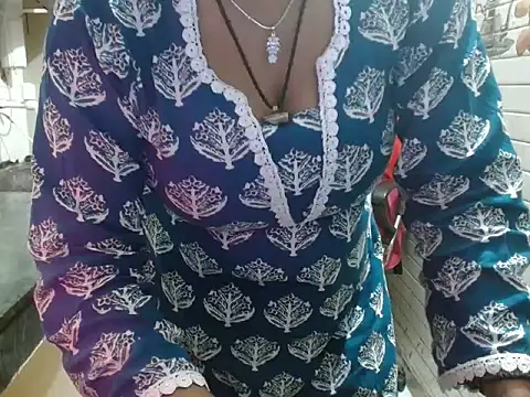 LovingPihu Webcam Show