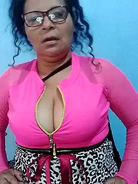 Pokazy przed kamerką – Amarantha25