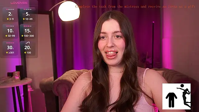 Živý XXX chat EmiliyaRoude