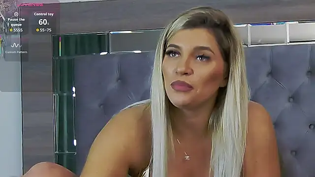 Lorehottie Chat XXX in diretta