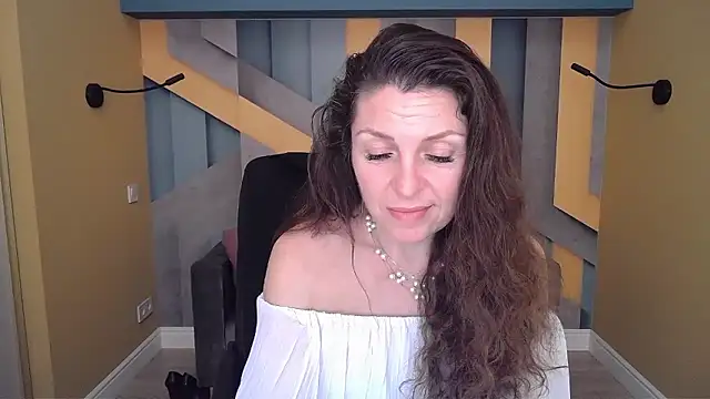 EllaLong's Live XXX Chat