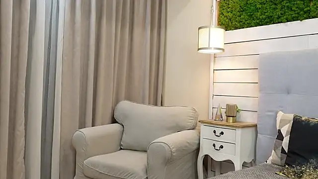 IsabellaMysty Adlı Modelin Canlı XXX Sohbeti