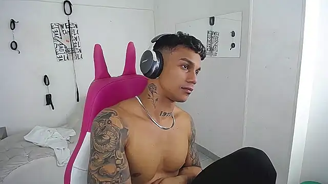 Leonard_Price webkamerás műsora