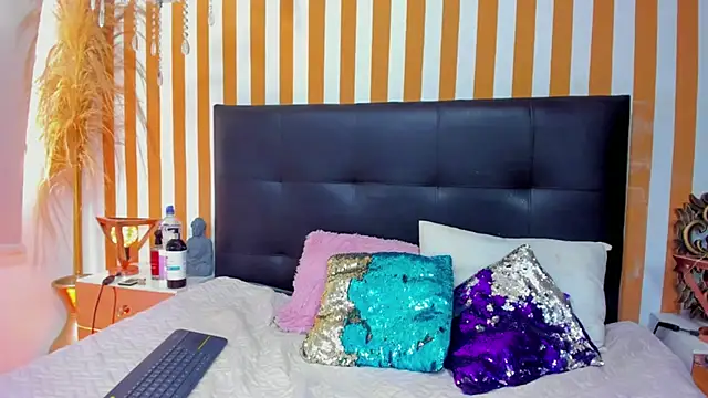 LunaToledo Adlı Modelin Canlı XXX Sohbeti