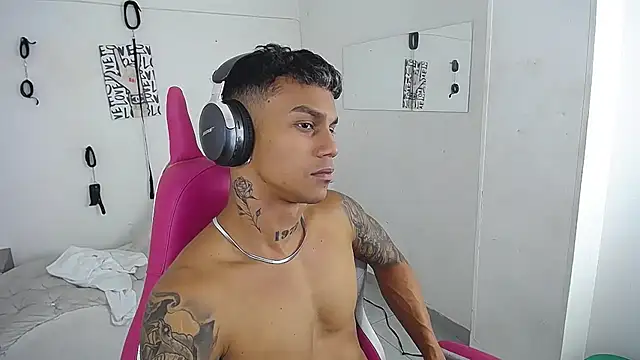 Chat XXX en directo de Leonard_Price