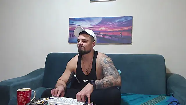 Tiberius_hunk's Webcam Show