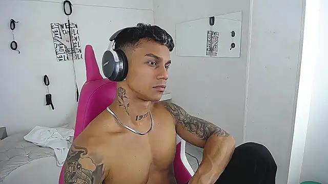 Chatroom XXX en direct de Leonard_Price