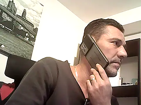 mastercharisma35 Adlı Modelin Canlı XXX Sohbeti