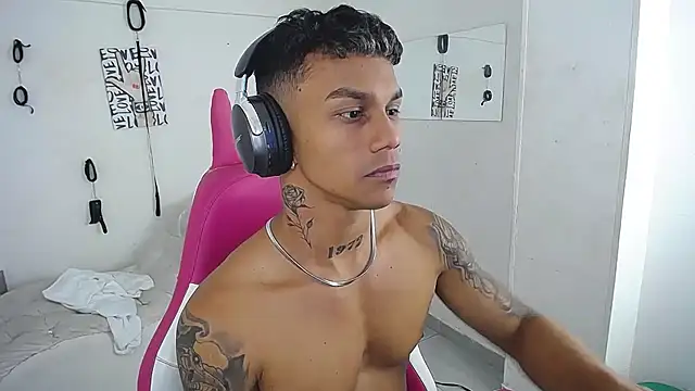 Chat XXX en directo de Leonard_Price