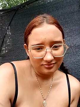 young_dairy01's Live XXX Chat