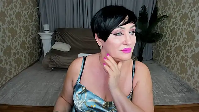 Živý XXX chat KiraTempt