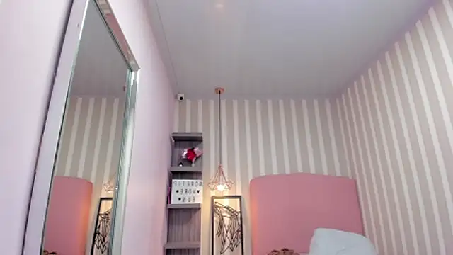 LORELAIGIVEN Live XXX-Chat