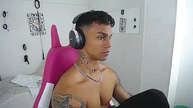 Leonard_Price 即時 XXX 聊天