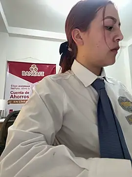 Emily-7_ Adlı Modelin Canlı XXX Sohbeti