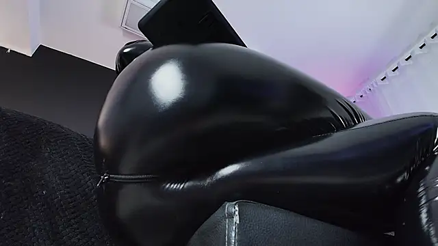 دردشة _Jade_16 الجنسية المباشرة