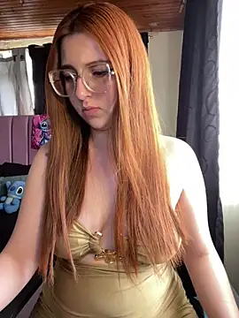 CoraVibes' Live XXX Chat