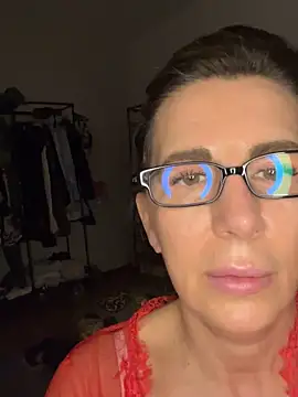 NaughtyMilla 现场XXX聊天