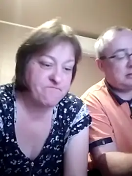 Chat XXX en directo de Nika_Malay