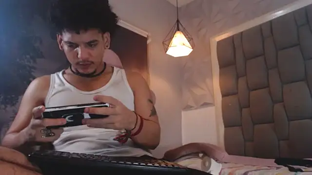 Xfire_boy69's Live XXX Chat