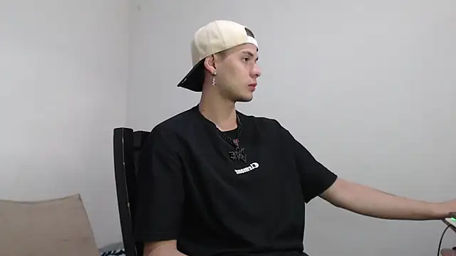 Vlad__night élő XXX-chatje