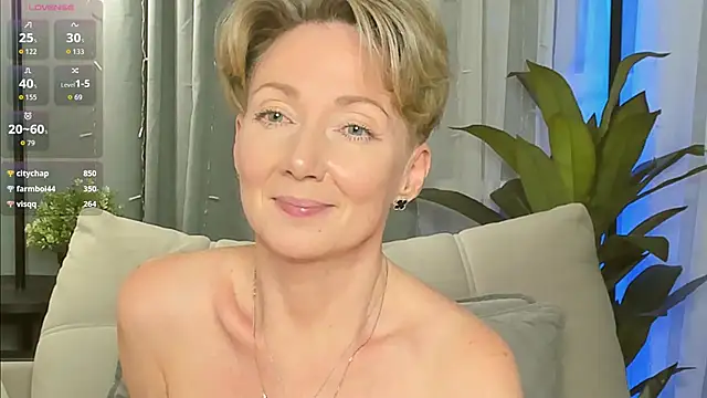 Chatroom XXX en direct de AkexandraFix