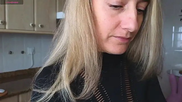 Chat XXX ao vivo de Lunamix