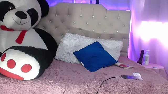 ameliefederline11 Adlı Modelin Canlı XXX Sohbeti