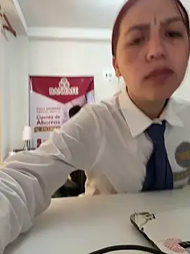 Chat XXX en directo de Emily-7_