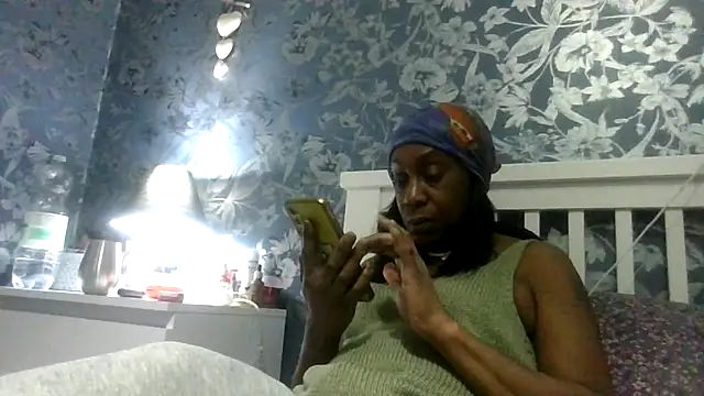 Ebony-SultryX 现场XXX聊天