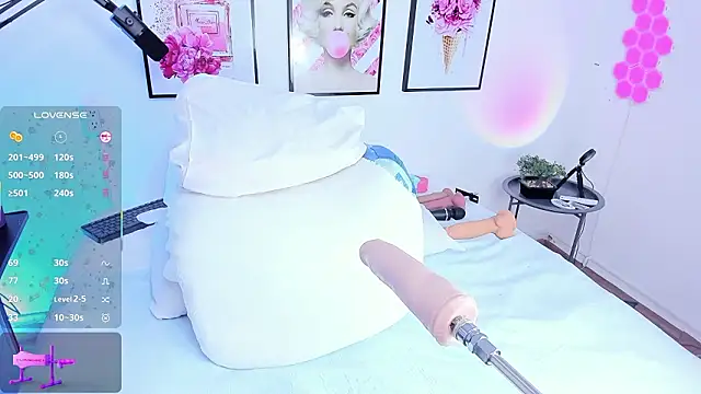 Alana-3 Chat XXX live