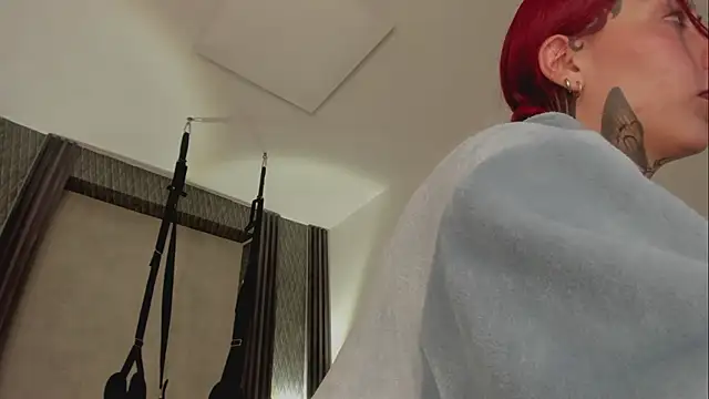 Chatroom XXX en direct de selene_red_