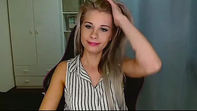 Chatroom XXX en direct de KristineGlow