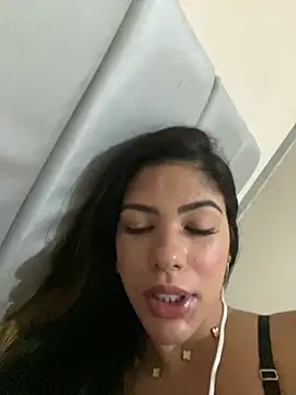 paola_oliveira: διαδι κτυακό σόου στην κάμερα