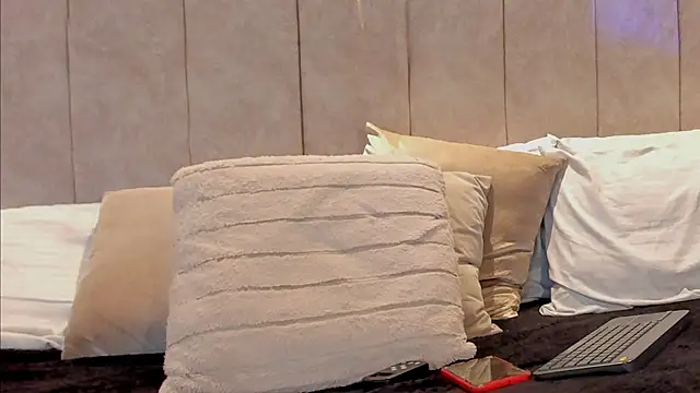 แชท XXX สดของ Lauraa_saenz11