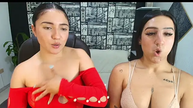 Isa_And_Natasha Adlı Modelin Canlı XXX Sohbeti