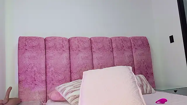 Онлайн чат XXX kendal_rossi