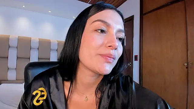 carina_rossi's Live XXX Chat