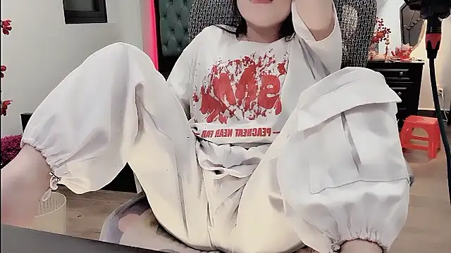 Caryln-BunのライブXXXチャット