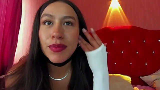 EmiGomez_ Chat XXX live